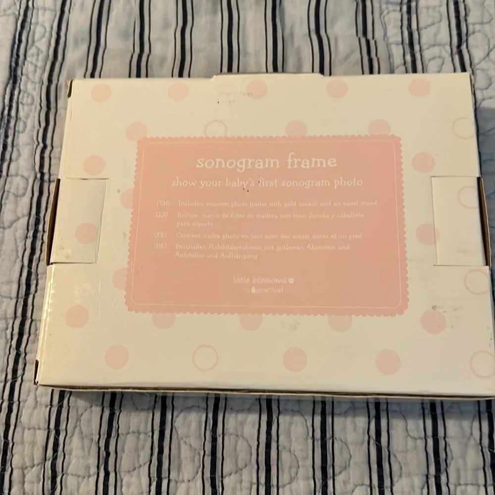 New in box Little Blossoms by Pearhead's sonogram frame